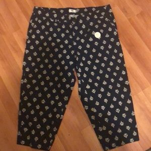 Old Navy Capris, Size 20, never worn